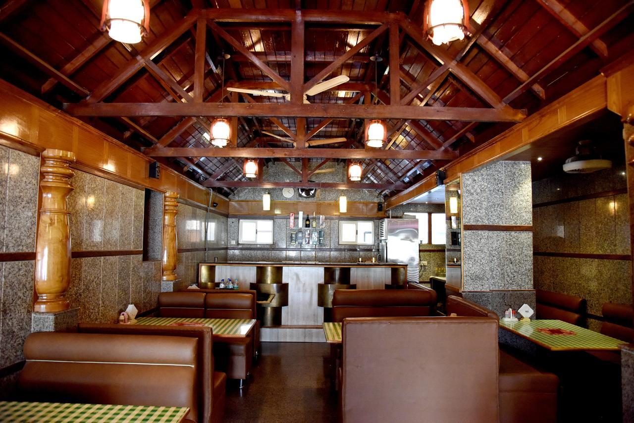 Hotel Sharada International Udupi Zewnętrze zdjęcie